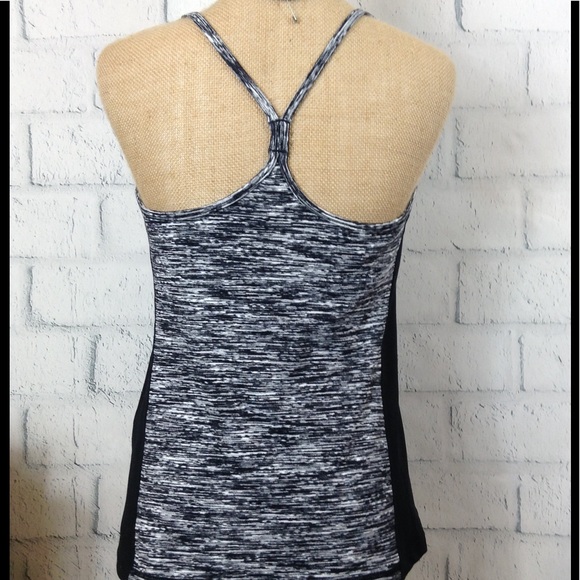 ⬇️ CAbi⚡️ Y BACK ACTIVE TANK TOP - Picture 2 of 5
